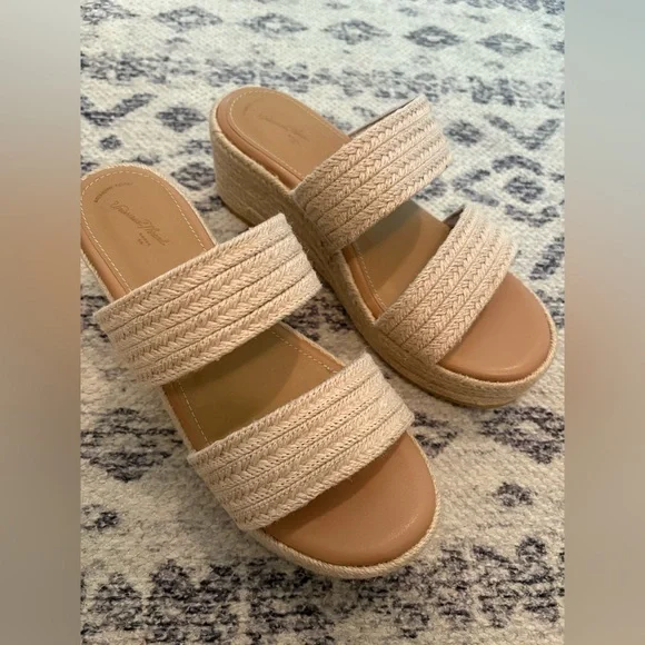 Jute Two Band Wedge Heels - Picture 3 of 9